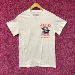 Hooters Florida Marathon Graphic Design T-Shirt Small